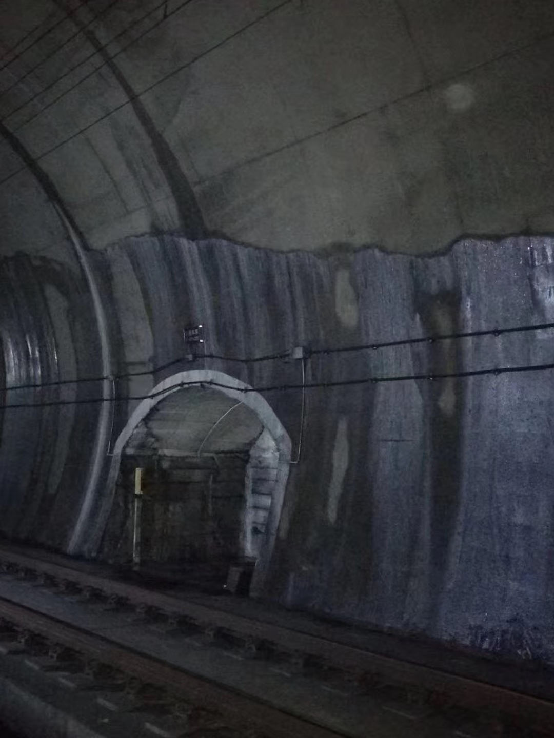 铁路隧道漏水怎么处理？隧道渗水处理方案1