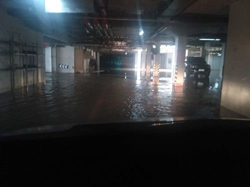 郑州北区英才街保利地下停车场防水堵漏工程施工案例1