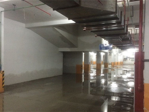 郑开大道12大街某地下停车场防水堵漏施工案例1