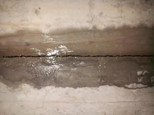 地下室漏水一般是由什么情况引起的？怎么解决？2